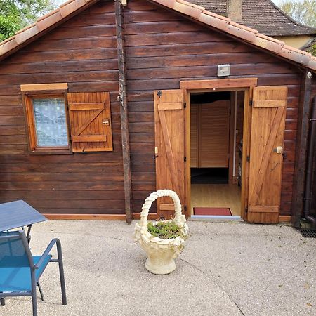 Au Petit Chalet Gigouzac Bagian luar foto