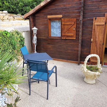 Au Petit Chalet Gigouzac Bagian luar foto