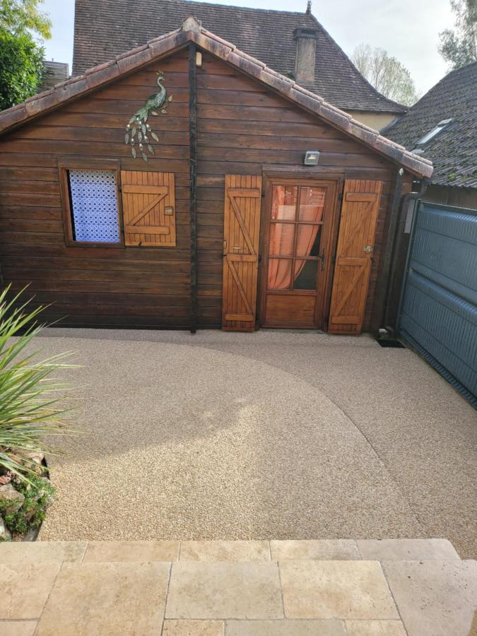 Au Petit Chalet Gigouzac Bagian luar foto