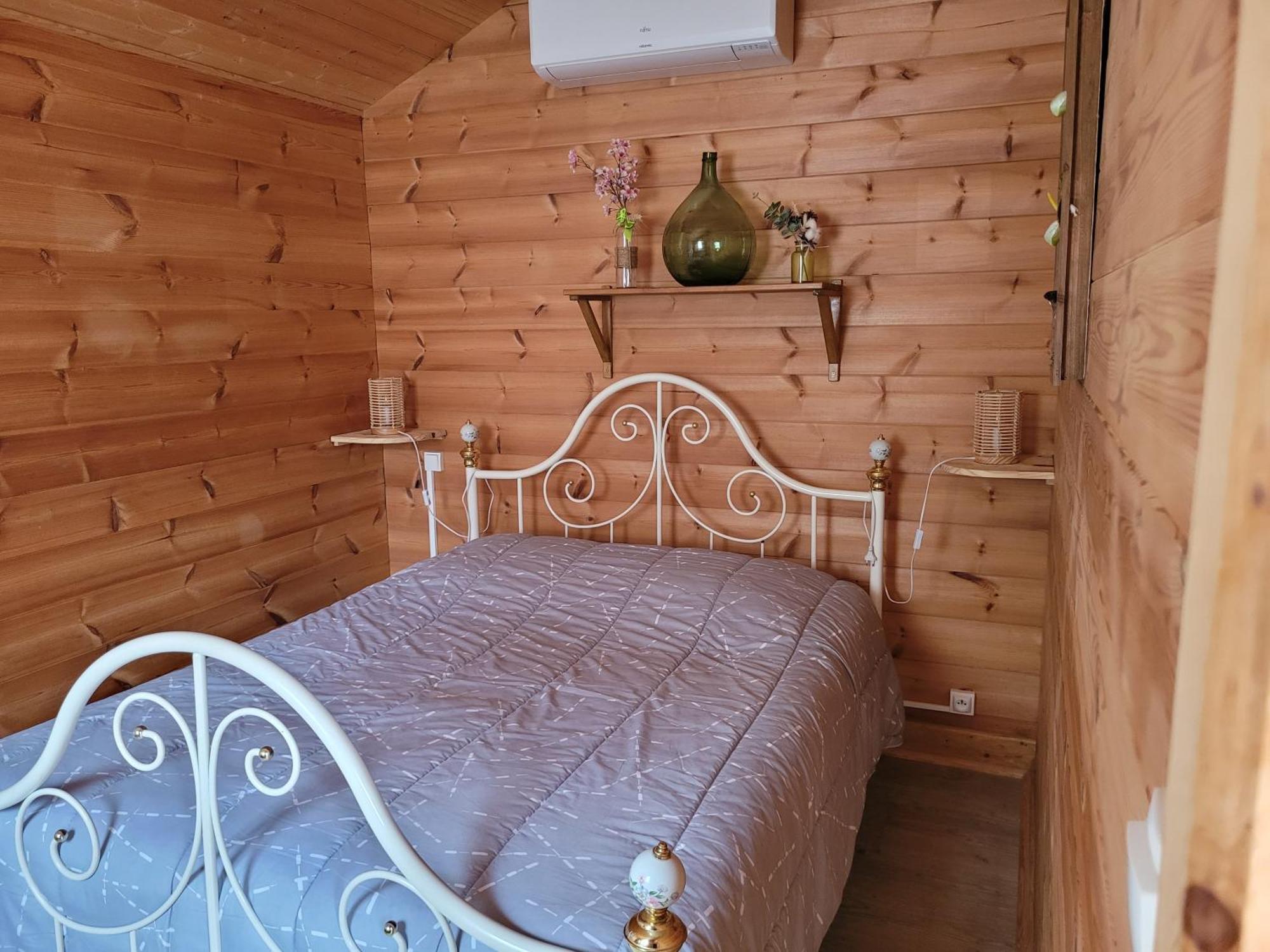 Au Petit Chalet Gigouzac Bagian luar foto